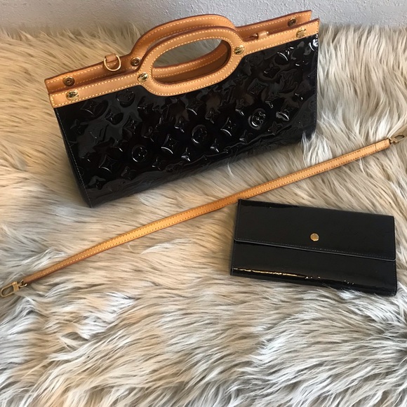 SOLD 🥳Louis Vuitton Roxbury Drive in Vernis Monogram - Picture 4 of 16